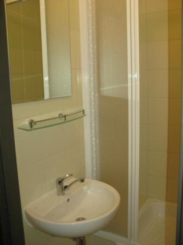 Uninova Hostel Bratislava Room photo